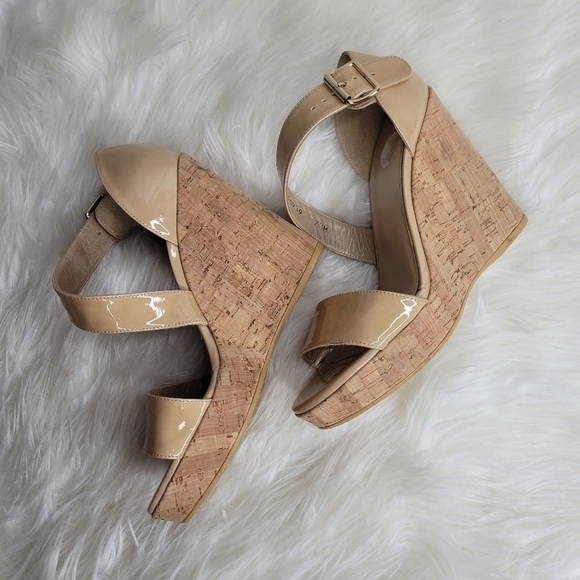 Stuart Weitzman Nude Cork Wedge Heels - Picture 5 of 14
